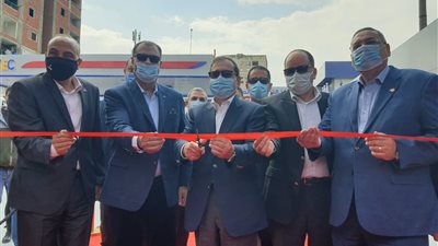 افتتاح محطة جديدة لاستخدام الغاز الطبيعى كوقود بالوايلى.. صور