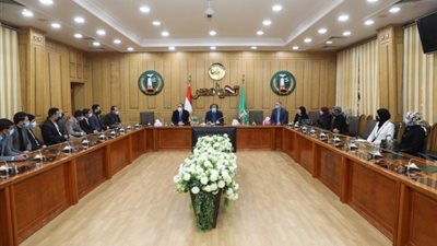 محافظ المنوفية يلتقى بأعضاء برلمان الشباب ويؤكد توفير كافة سبل الدعم لهم