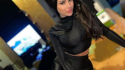 بالأسود .. هبه داغر تبهر متابعيها بأحدث إطلالتها