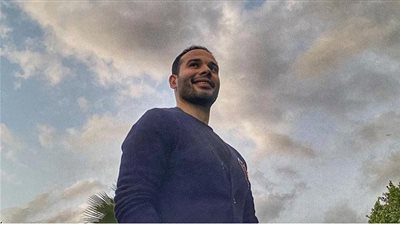 بكلمات رقيقة .. عزوز عادل يشارك متابعيه أحدث إطلالاته