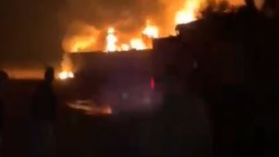 اصطدام شاحنة بقطار محمل بالبنزين يتسبب في انفجار ضخم بتكساس الأمريكية