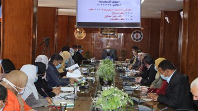 لجنة البت توافق علي تقنين عدد من الملفات للأراضي الزراعية والاميرية بالسويس