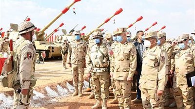 رئيس أركان حرب القوات المسلحة يشهد المرحلة الرئيسية للمشروع الإستراتيجى التعبوى / التخصصى لإدارة المدفعية (أحمس 3)