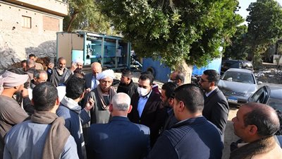 نائب المحافظ يتفقد العمل بمحطة مياه العسلية بقنا