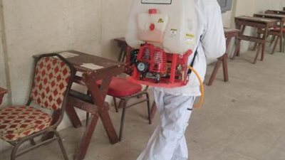 تعقيم وتطهير مباني تكنولوجيا وتنمية الزقازيق استعداداً لإمتحانات الفصل الدراسي الاول