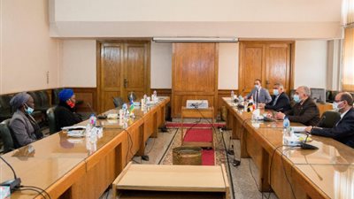 وزير الرى لأروب التنسيق المشترك لعمل أنشطه ثقافيه للفن الجنوب سوداني