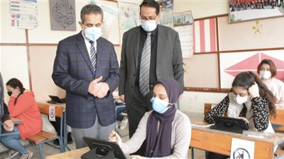 محافظ الغربية يتابع امتحانات نصف العام لطلاب الثانوية -صور