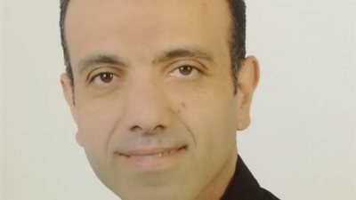 تصادم سيارتين محملتين بالغلال والأسمنت فى قنا