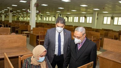 نجاح الاختبارات الإلكترونية العملية لطلاب طب طنطا -صور