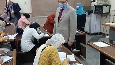 بدء إمتحانات الفصل الدراسى الأول بتجارة عين شمس..صور
