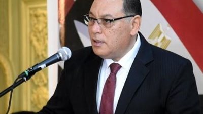 محافظ الشرقية يشدد على : التزام المحال بمواعيد الغلق