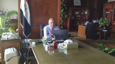 وزير الرى: التصدى للتعديات على المجارى المائية ومواصلة تنفيذ المشروع القومى لتأهيل الترع