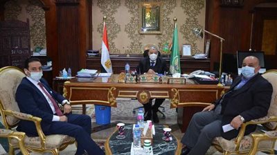 مطالب المواطنين على مائدة مناقشات محافظ المنيا واعضاء الشيوخ والبرلمان