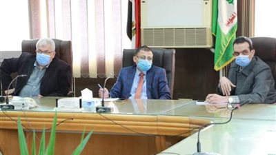 عميد طب المنوفية يجتمع بمديري وحدات العناية المركزة الجدد لتنظيم العمل