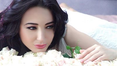 ساندى تعلن عن رقصة تحدى التيك توك بعد أدائها للتمارين الصباحية - فيديو