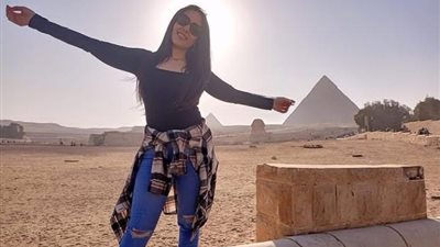 شاهد .. ندى عادل تشارك متابعيها إطلالة ساحرة من الأهرامات