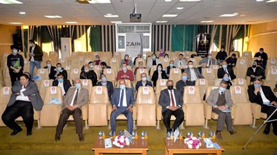 مناقشة مهارات تكنولوجيا المعلومات فى وظائف سوق العمل بجامعة المنصورة