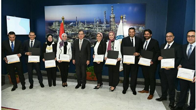 وزير البترول وسط