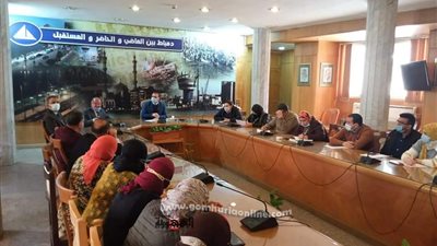 نائب محافظ دمياط يعقد اجتماعًا لمناقشة تطوير المراكز التكنولوجية
