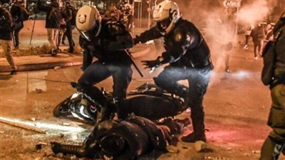 اشتباكات بين الشرطة والمتظاهرين في اليونان