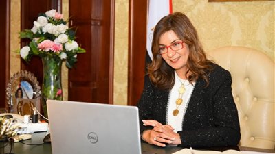 وزيرة الهجرة: اتكلم عربي تواجه طمس الهوية
