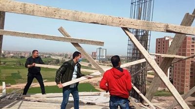 الأجهزة التنفيذية بمحافظة الشرقية تتحفظ على ٦ طن مواد بناء.. وتوقف أعمال بناء بدون ترخيص بمنطقه الغشام بمدينة الزقازيق