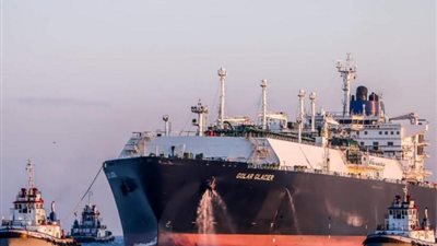 وصول أول سفينة تجارية لميناء الطور