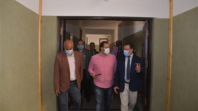 مساعد الوزير يشيد بانجازات جامعة الوادى الجديد