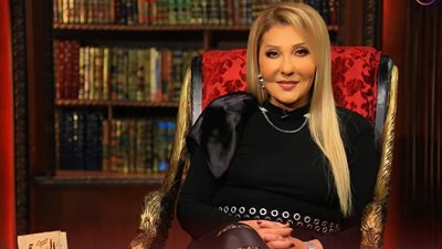 نادية الجندي: لم أقدم مشاهد ساخنة إلا في سياق الدراما.. وزوجي عارف إنه تمثيل