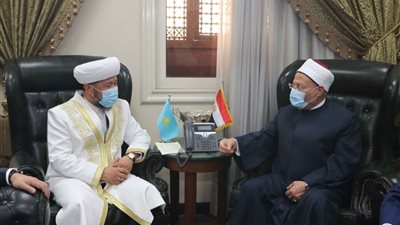 مفتي الجمهورية ونظيره الكازاخي يوقعان اتفاقية تعاون بين دار الإفتاء المصرية والإدارة الدينية لمسلمي كازاخستان
