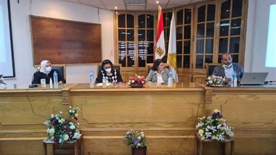 آداب عين شمس تستضيف وفداً من قطاع العلاقات الدولية والتعاون الدولي