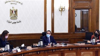 رئيس الوزراء يستعرض الاستثمارات المخصصة للمبادرة الرئاسية 