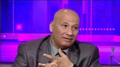 بالفيديو.. استشاري طب نفسي يكشف خطورة إدمان السوشيال ميديا