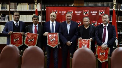 الخطيب يستقبل وفد نادي الأهلي الليبي.. تعرف على التفاصيل
