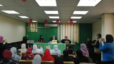 مدير التأمين الصحى بالشرقية يكرم الامهات المثاليات.