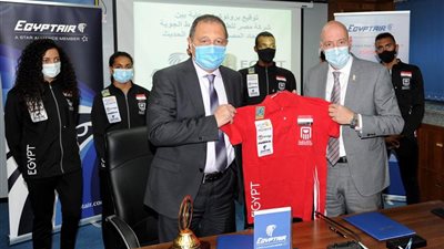 اتحاد الخماسي الحديث يوقع عقد رعاية مع مصر للطيران