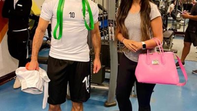نكشف تفاصيل الفتاه الجميلة داخل معسكر المنتخب بصحبة صلاح