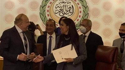 رئيس الأكاديمية العربية يشارك في فعاليات المنتدى الثالث للمرأة العربية للمسؤولية المجتمعية