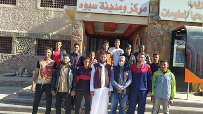 رئيس مدينة سيوة يلتقى فريق سيوة المشارك بالدورى الممتاز المينى فوتبول