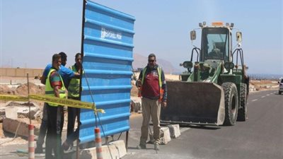 فوده يتابع اعمال تطوير الطريق الدائرى فى مدينة شرم الشيخ.. بالصور