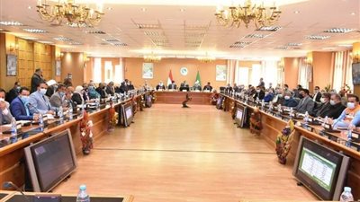 غراب لرؤساء المراكز والمدن : لن أسمح بأي إشغالات أو باعة جائلين بالشوارع والميادين والعامة