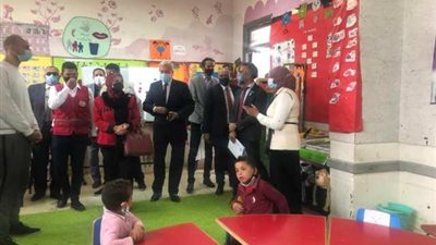 وفد وزارة التعليم يستعرض مشروعات اليونيسيف لتطوير مدارس الإسماعيلية .صور