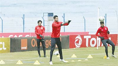 جماهير الأهلي تشعل حماس اللاعبين في الجوهرة