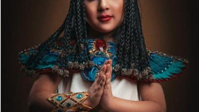 بـ الزى الفرعونى.. الطفلة مريم تخطف الانظار على السوشيال ميديا.. صور