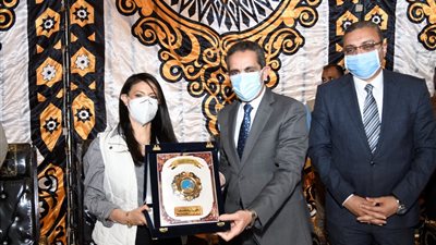 وزيرة التعاون ومحافظ الغربية يتفقدان مراكز تجميع الألبان بقطور-صور