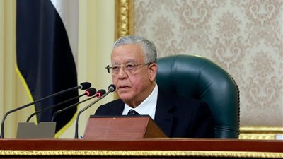حقوق البرلمان يطالب الحكومة بسرعة الرد على طلبات المواطنين بشأن لقاح كورونا