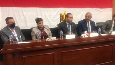 النسر مقلوب.. رياضة النواب تطالب بتعديل وضعية علم مصر بقاعة استاد الاسكندرية