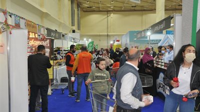 إقبال جماهيري في أول أيام معرض 