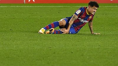 برشلونة يعلن خضوع كوتينيو لجراحة ناجحة في الركبة