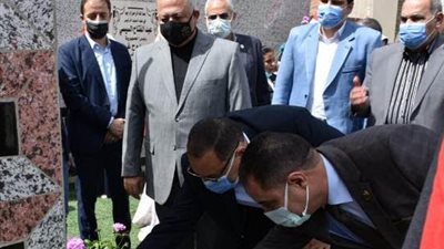 زهور فى ذكرى شهداء مدرسة بحر البقر بالشرقية